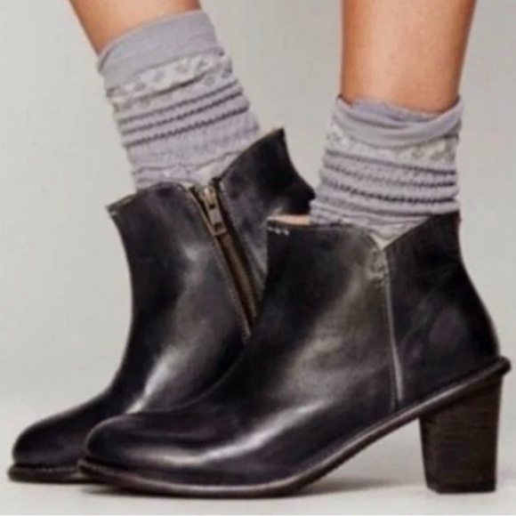 Bed Stu Shoes - Bed Stu Distressed Leather Cobbler Sonic Bench Made Ankle Heeled Booties Shoes 9